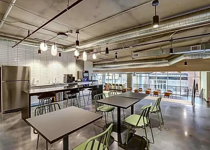 Hotel Kenect In Downtown 4*