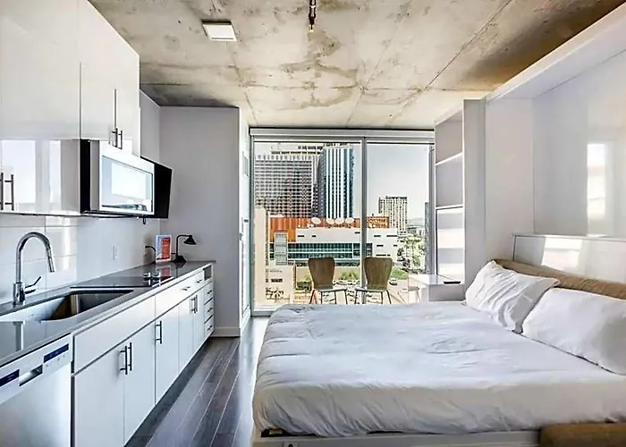 Hotel Kenect In Downtown