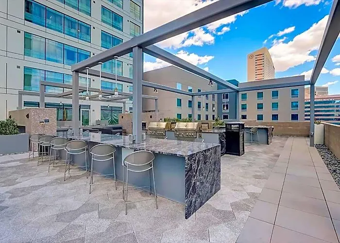 Hotel Kenect In Downtown