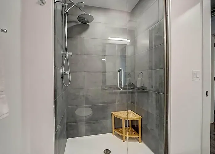 Hotel Kenect In Downtown 4*